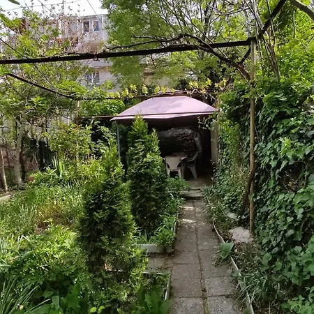 етаж от къща с двор * Burgas City