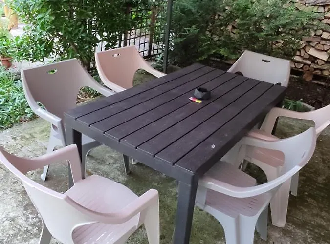 етаж от къща с двор