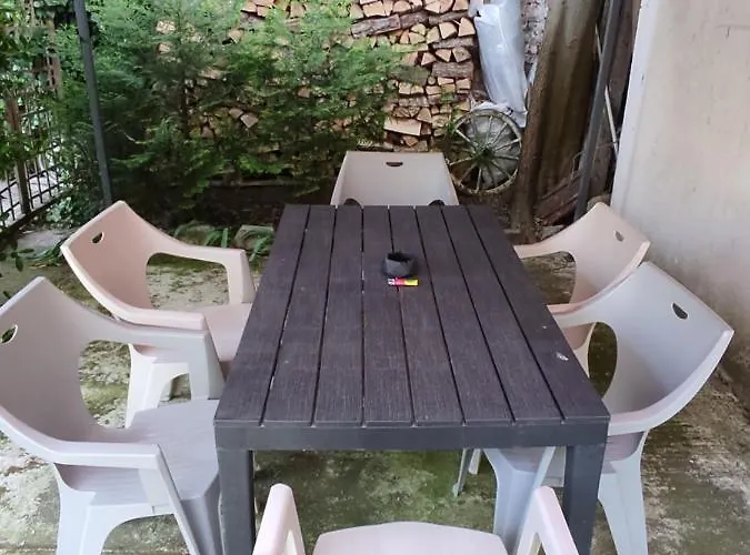 アパート етаж от къща с двор