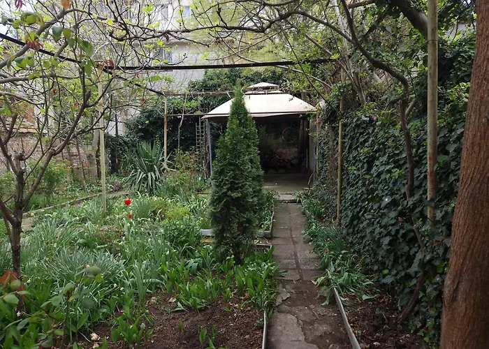 етаж от къща с двор アパート ブルガス