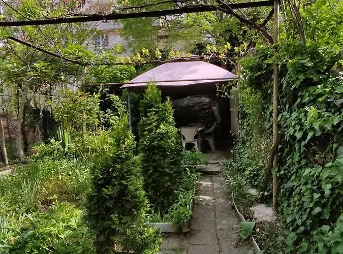 етаж от къща с двор * Burgas City