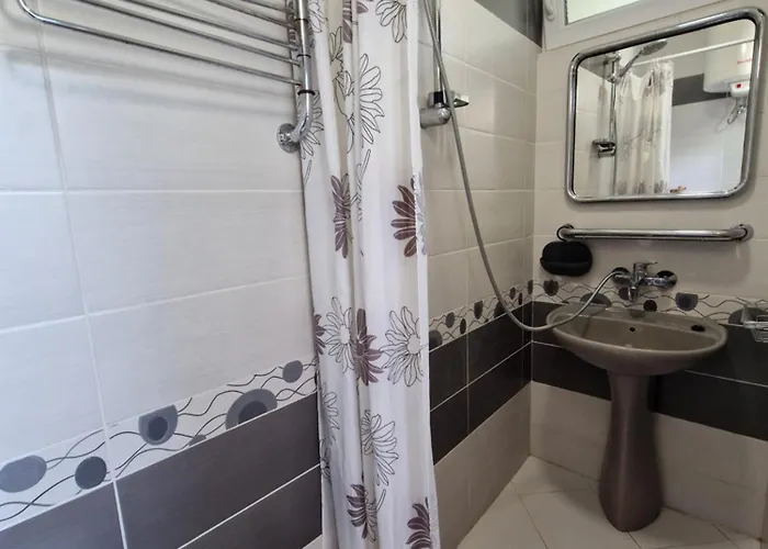 Lejlighed етаж от къща с двор *