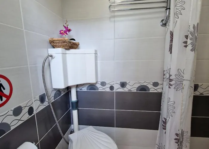 етаж от къща с двор Appartamento *